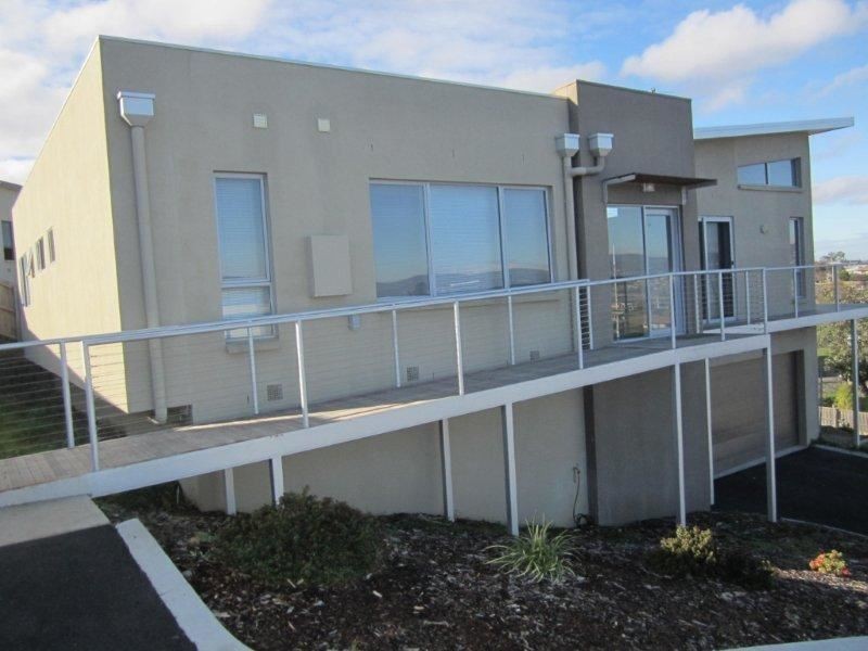 1/7-9 Monet Place, Newnham TAS 7248