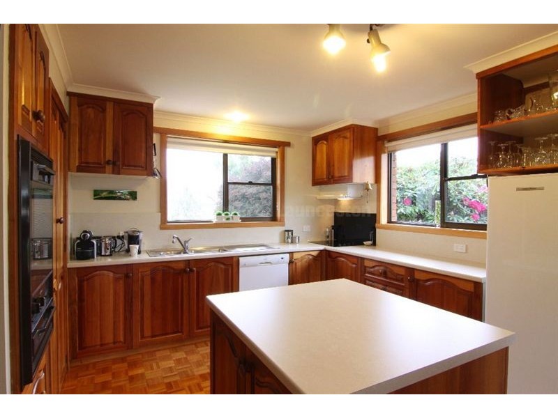 18 Far View Avenue, Riverside TAS 7250