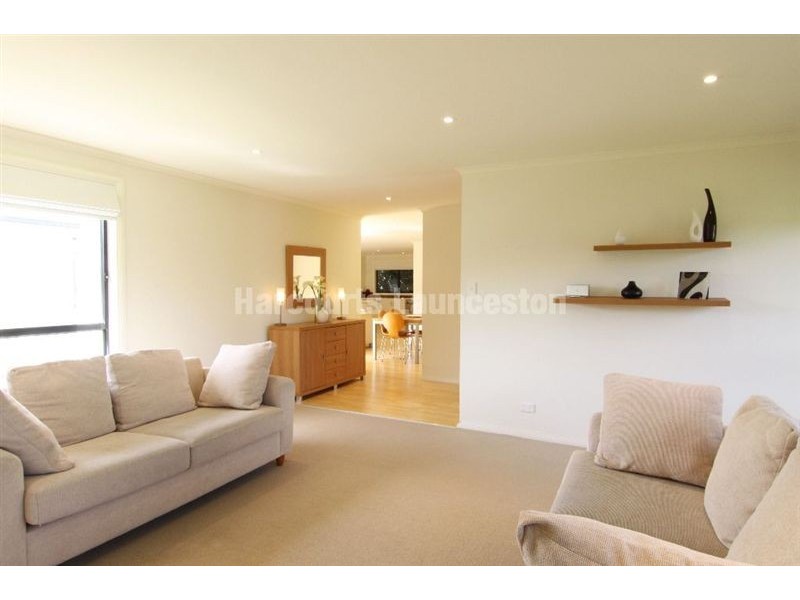 15 Landsborough Avenue, Newstead TAS 7250