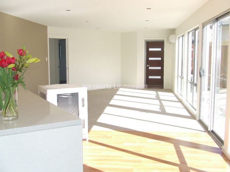 1/4 Caprice Court, Newnham TAS 7248