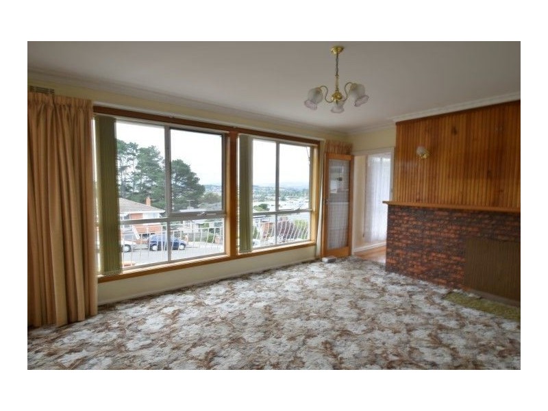 19 Harrow St, Youngtown TAS 7249