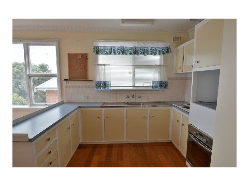 19 Harrow St, Youngtown TAS 7249