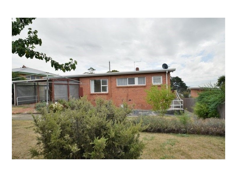 19 Harrow St, Youngtown TAS 7249