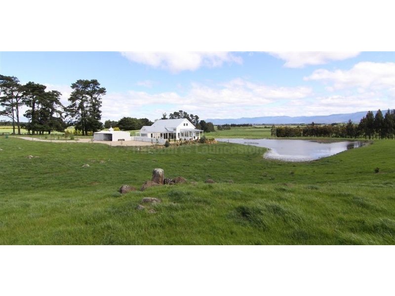 “Oberon” 372 Bishopsbourne Road, Carrick TAS 7291