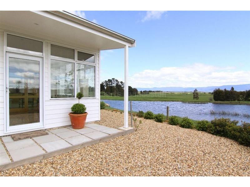 “Oberon” 372 Bishopsbourne Road, Carrick TAS 7291