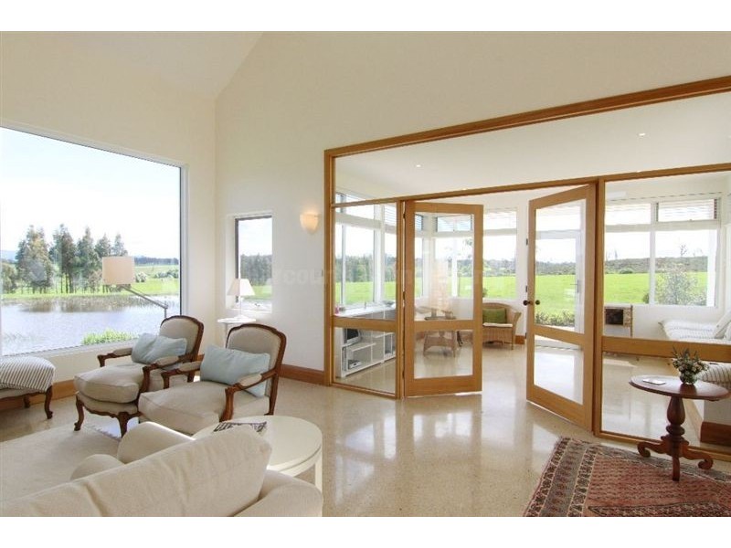“Oberon” 372 Bishopsbourne Road, Carrick TAS 7291