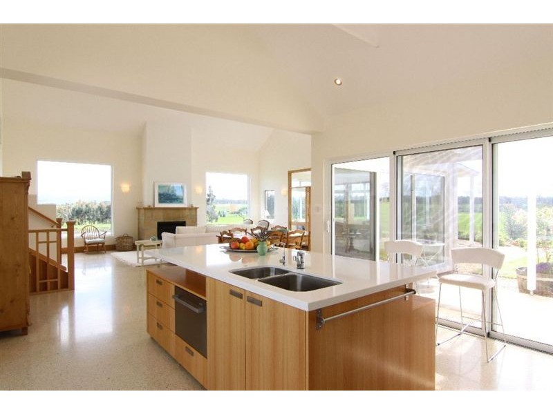 “Oberon” 372 Bishopsbourne Road, Carrick TAS 7291