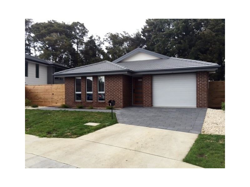 5 Hortus Place, Newnham TAS 7248