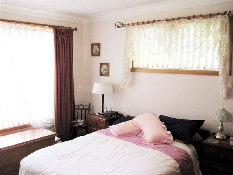 25 Helenwood Grove, Newnham TAS 7248