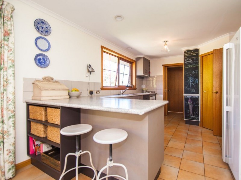 7 Dafnis Drive, Newnham TAS 7248