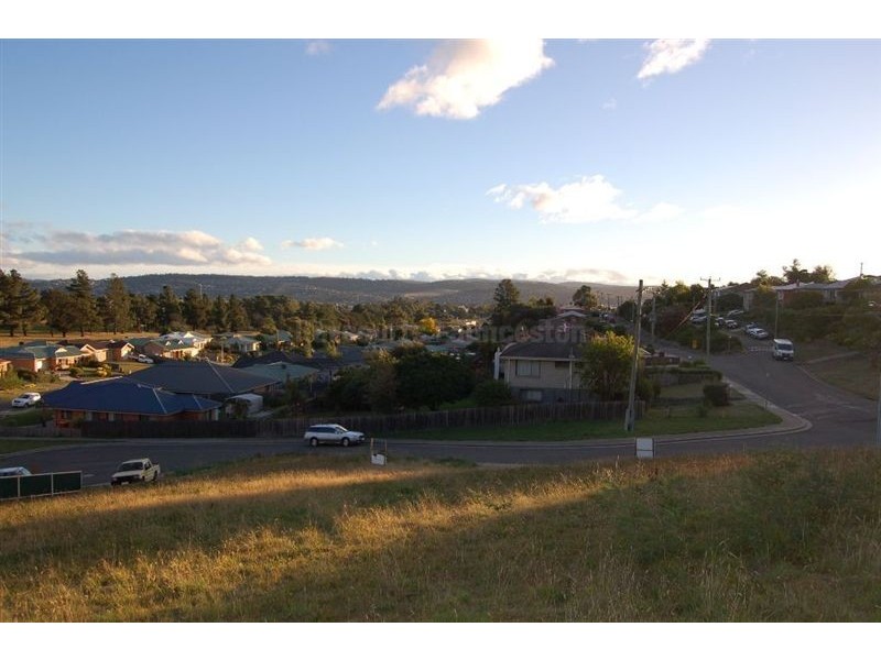 10 Meadowbank Road, Newnham TAS 7248