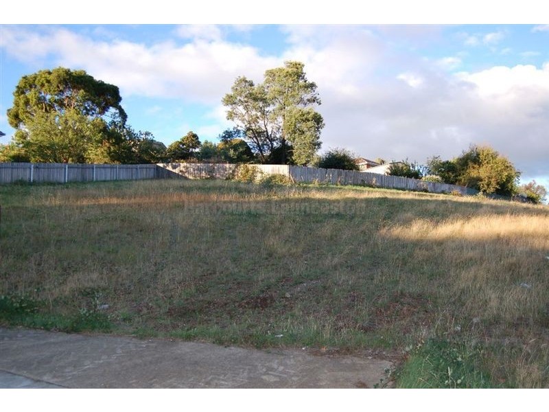 10 Meadowbank Road, Newnham TAS 7248