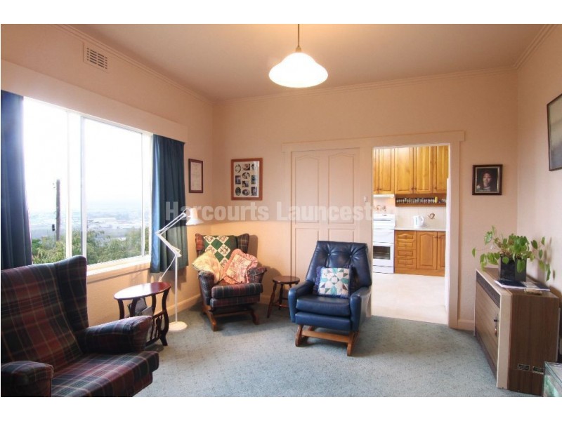 77 Forest Road, Trevallyn TAS 7250