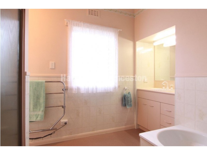 77 Forest Road, Trevallyn TAS 7250