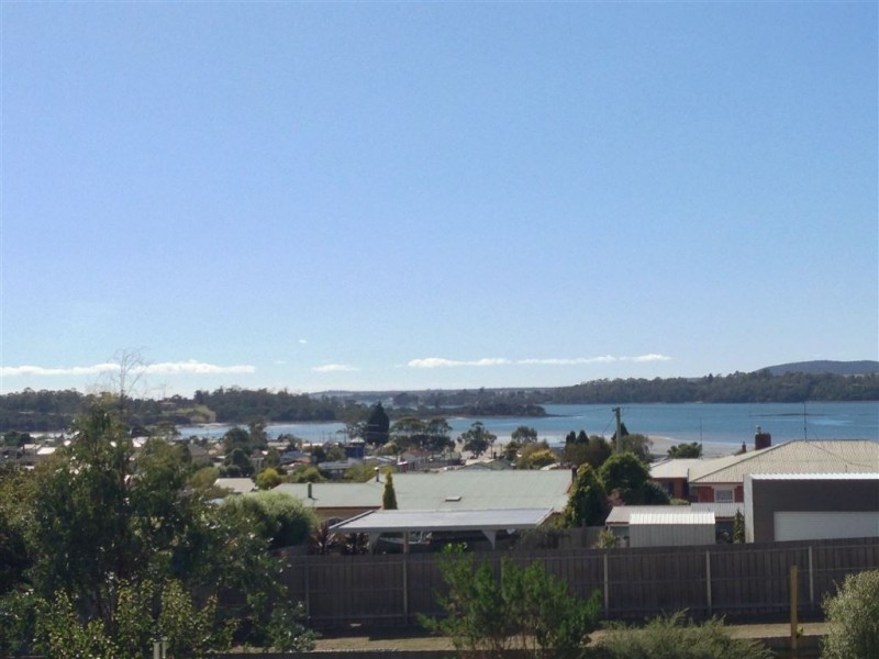 8 Cosgrove Court, Beauty Point TAS 7270