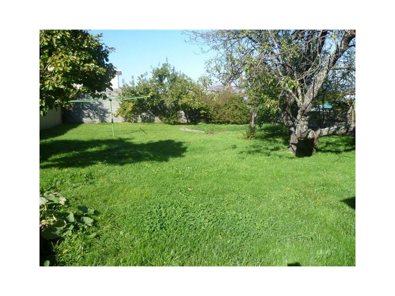 16 Walkers Avenue, Newnham TAS 7248