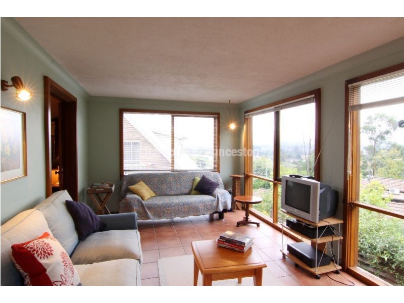 1 Riverview Road, Riverside TAS 7250