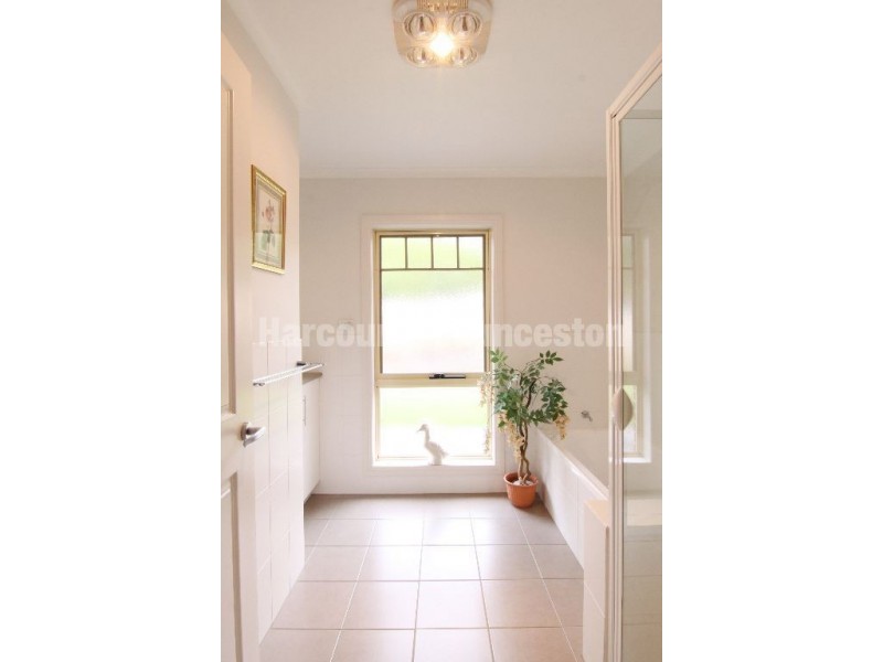 3/11 Chevron Place, Riverside TAS 7250