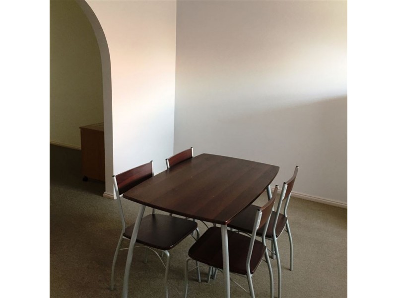 4/4 Roger Retreat, Newnham TAS 7248