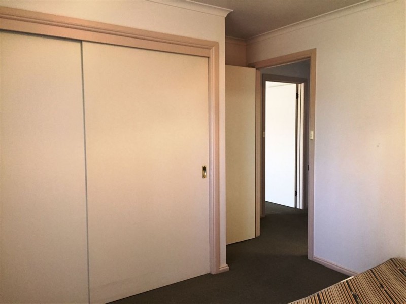 4/4 Roger Retreat, Newnham TAS 7248