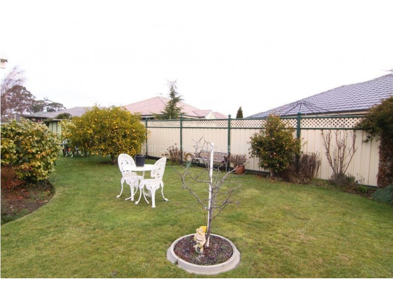 2/27 Country Club Avenue, Prospect Vale TAS 7250