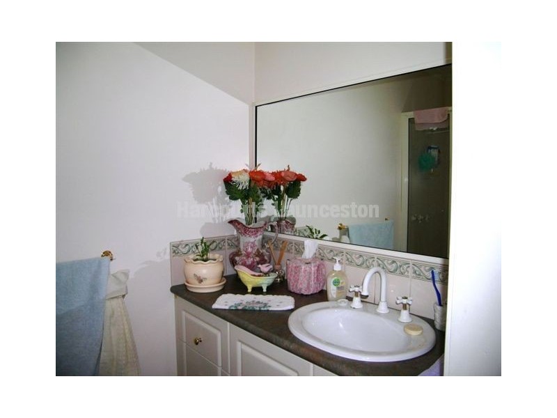 16/1a Diprose Street, Kings Meadows TAS 7249