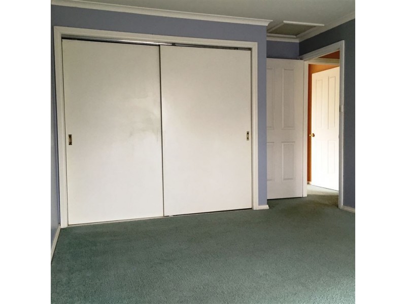 1/4 Roger Retreat, Newnham TAS 7248