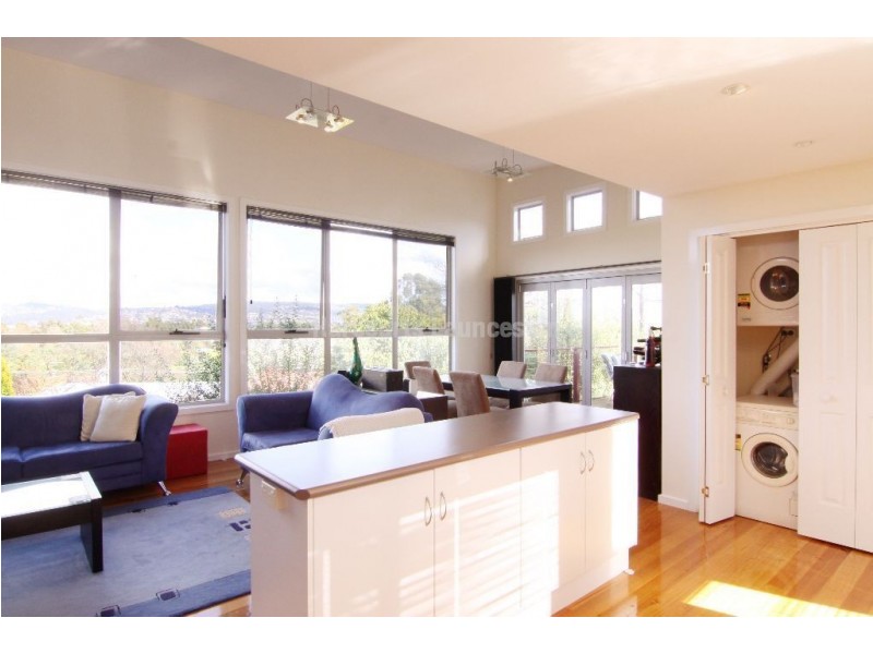 1/18 Dobson Street, Mowbray TAS 7248