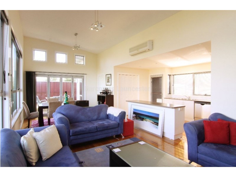 1/18 Dobson Street, Mowbray TAS 7248