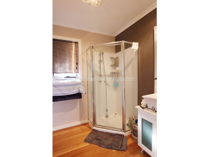 2/18 Dobson Street, Mowbray TAS 7248