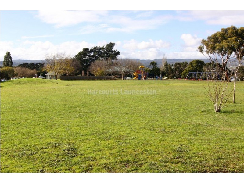 2/23-27 Elouera Street, Riverside TAS 7250