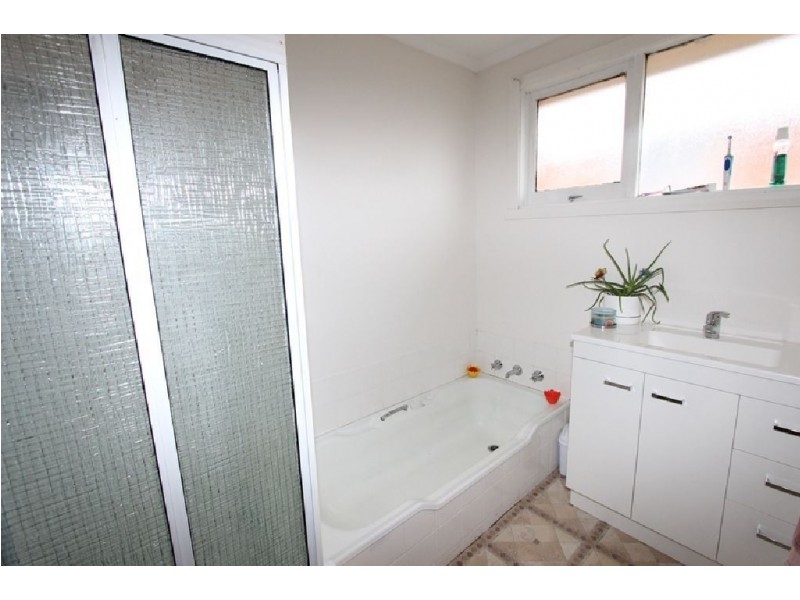 27 New World Avenue, Trevallyn TAS 7250