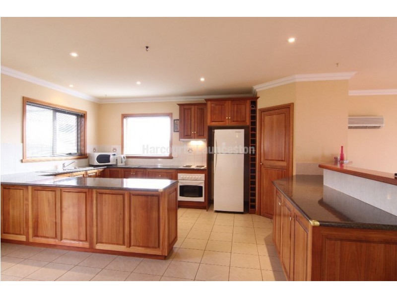 34 Piper Avenue, Youngtown TAS 7249