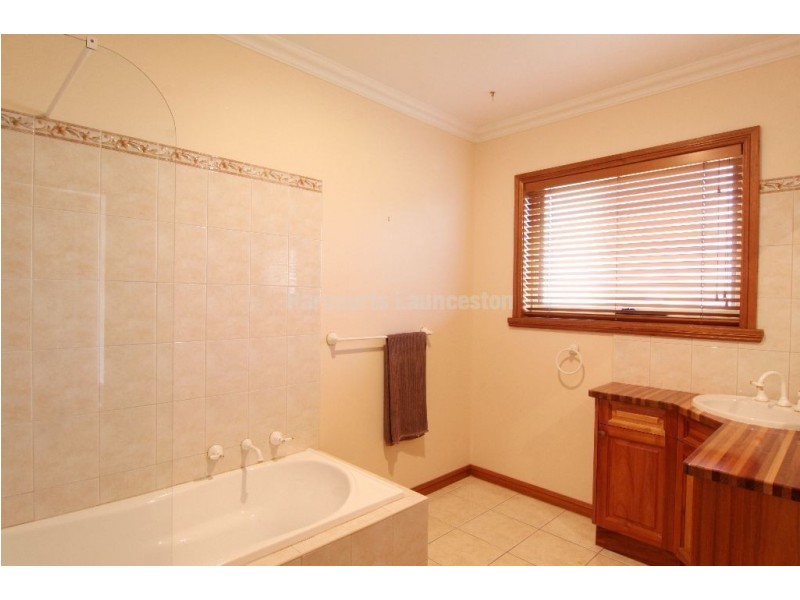 34 Piper Avenue, Youngtown TAS 7249