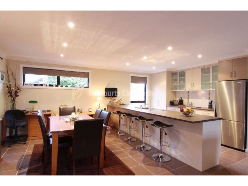 2/45 Poplar Parade, Youngtown TAS 7249
