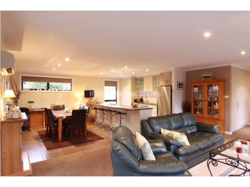2/45 Poplar Parade, Youngtown TAS 7249