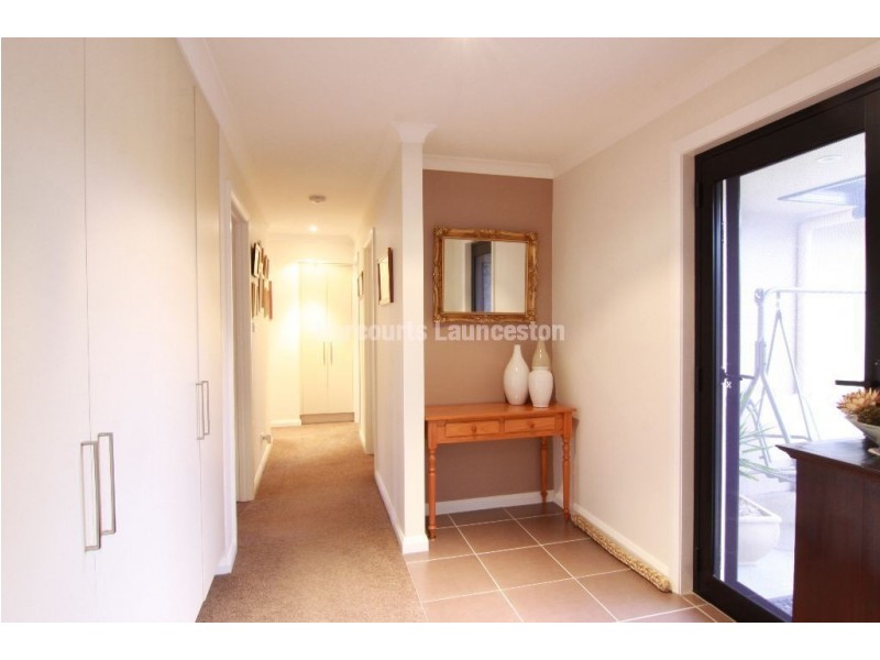 2/45 Poplar Parade, Youngtown TAS 7249
