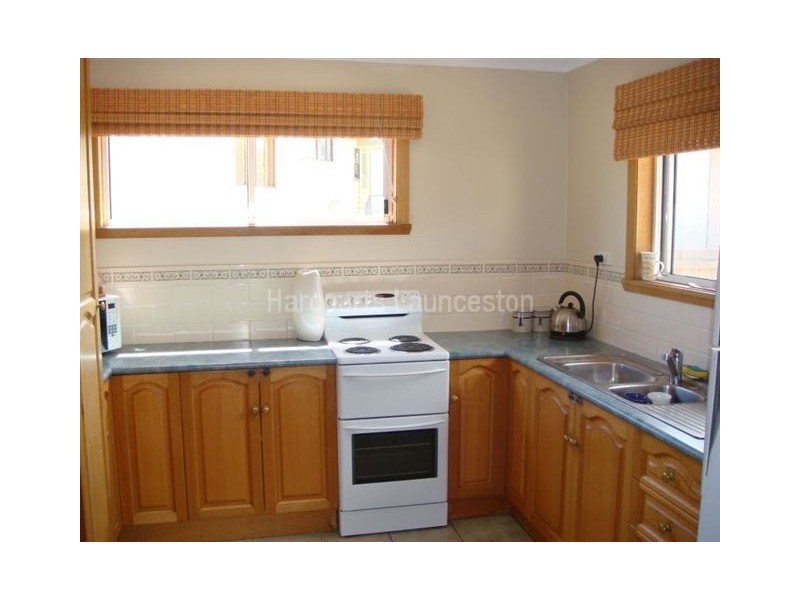 10 Yarloop Street, Waverley TAS 7250