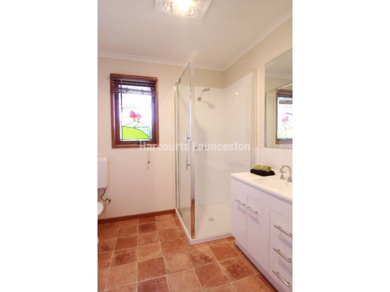 4 Wintercole Court, Newnham TAS 7248
