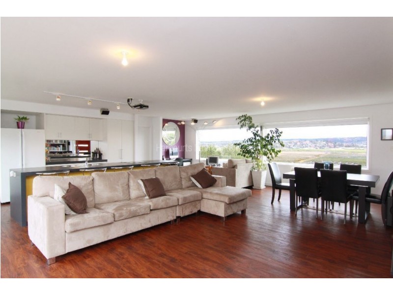 44 Bill Grove, Mowbray TAS 7248