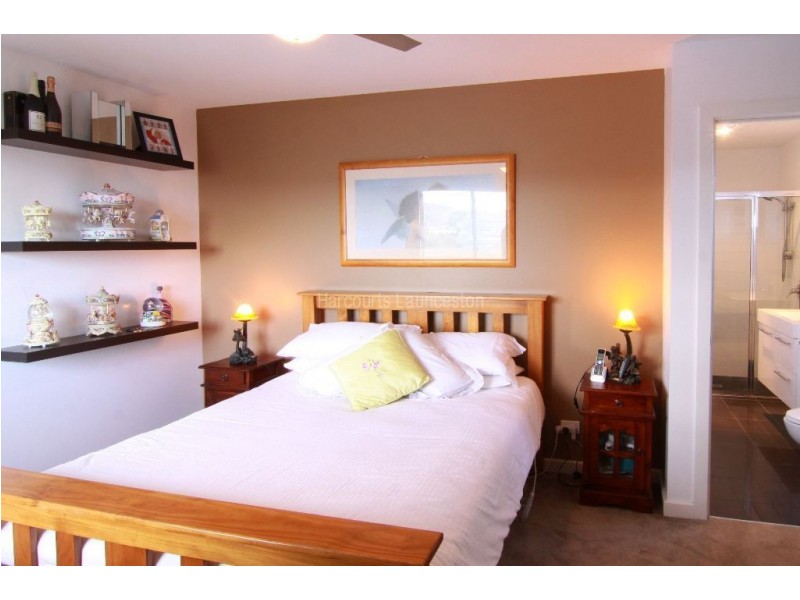 44 Bill Grove, Mowbray TAS 7248