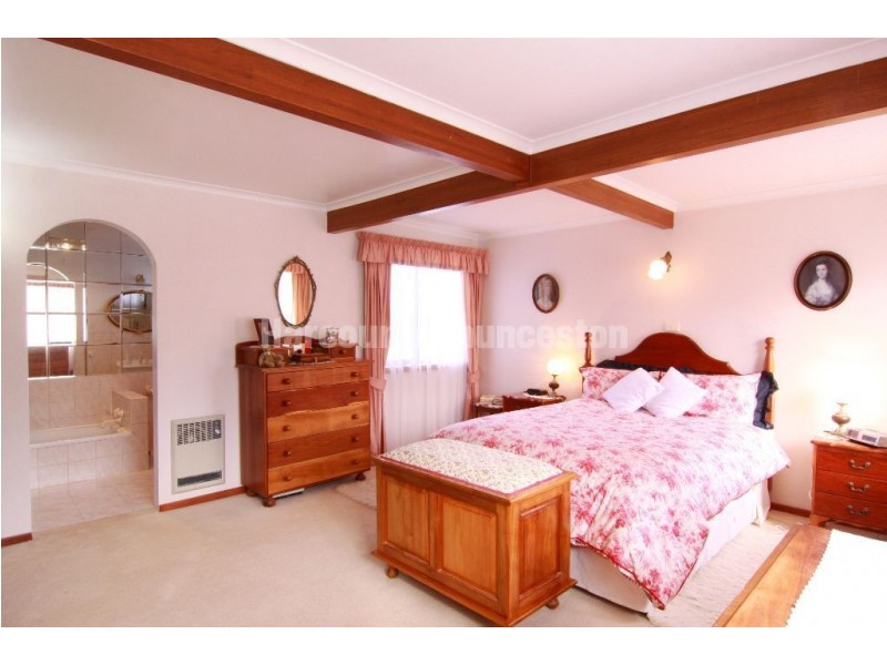 17 Ronald Place, Norwood TAS 7250