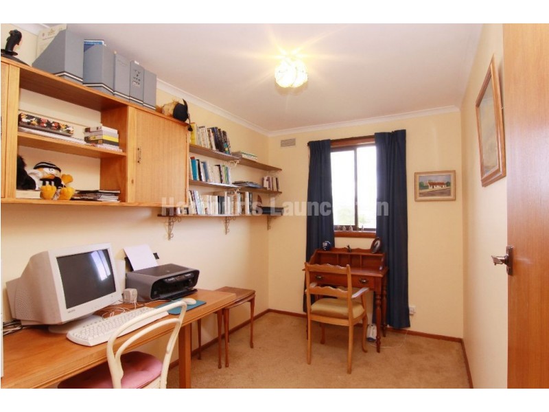 17 Ronald Place, Norwood TAS 7250