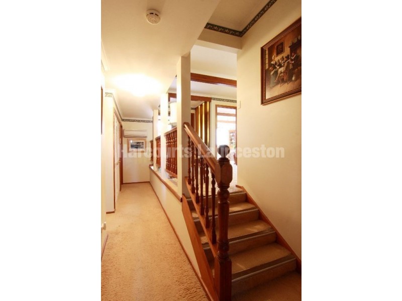 17 Ronald Place, Norwood TAS 7250