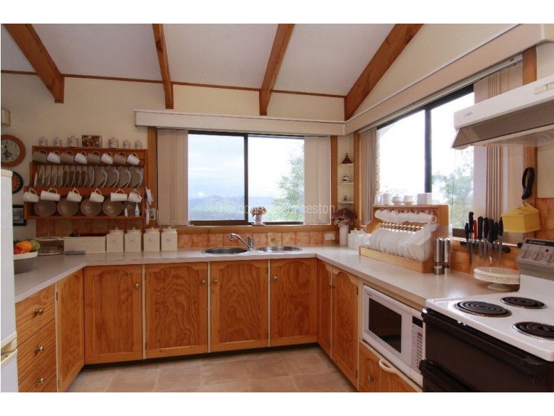 10 Lanena Crescent, Lanena TAS 7275