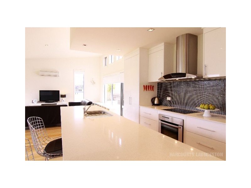 11 Phoebe Court, Riverside TAS 7250