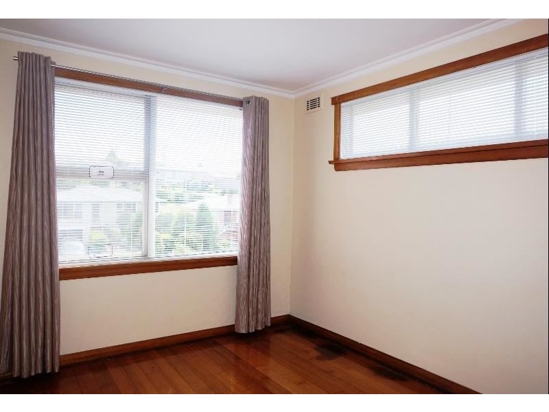 17 Meadowbank Road, Newnham TAS 7248