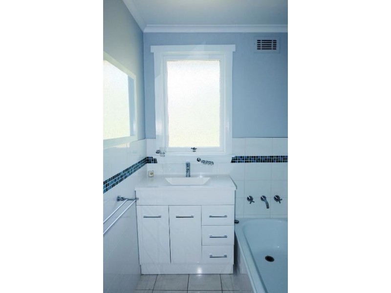 17 Meadowbank Road, Newnham TAS 7248