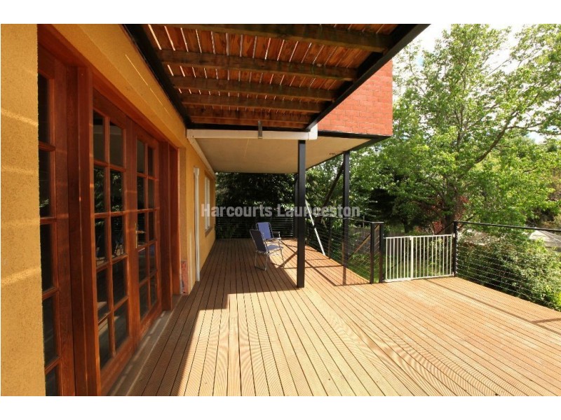 16 Riverside Drive, Riverside TAS 7250