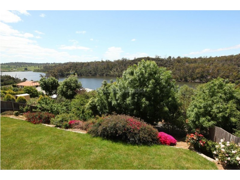 9 Columbus Drive, Blackstone Heights TAS 7250